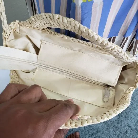 Small Beach Crossbody Rattan Straw Bag With Zipper - Picture 5 of 7